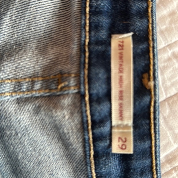 Levi's 721  High Rise Skinny Jeans Zipper Cuff Raw Hem Size 29 - Picture 2 of 3